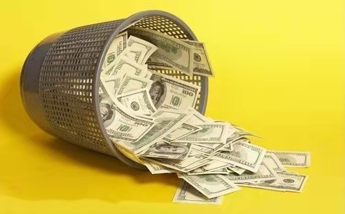 富爸爸預測美元的貶值，將其標記為衛(wèi)生紙